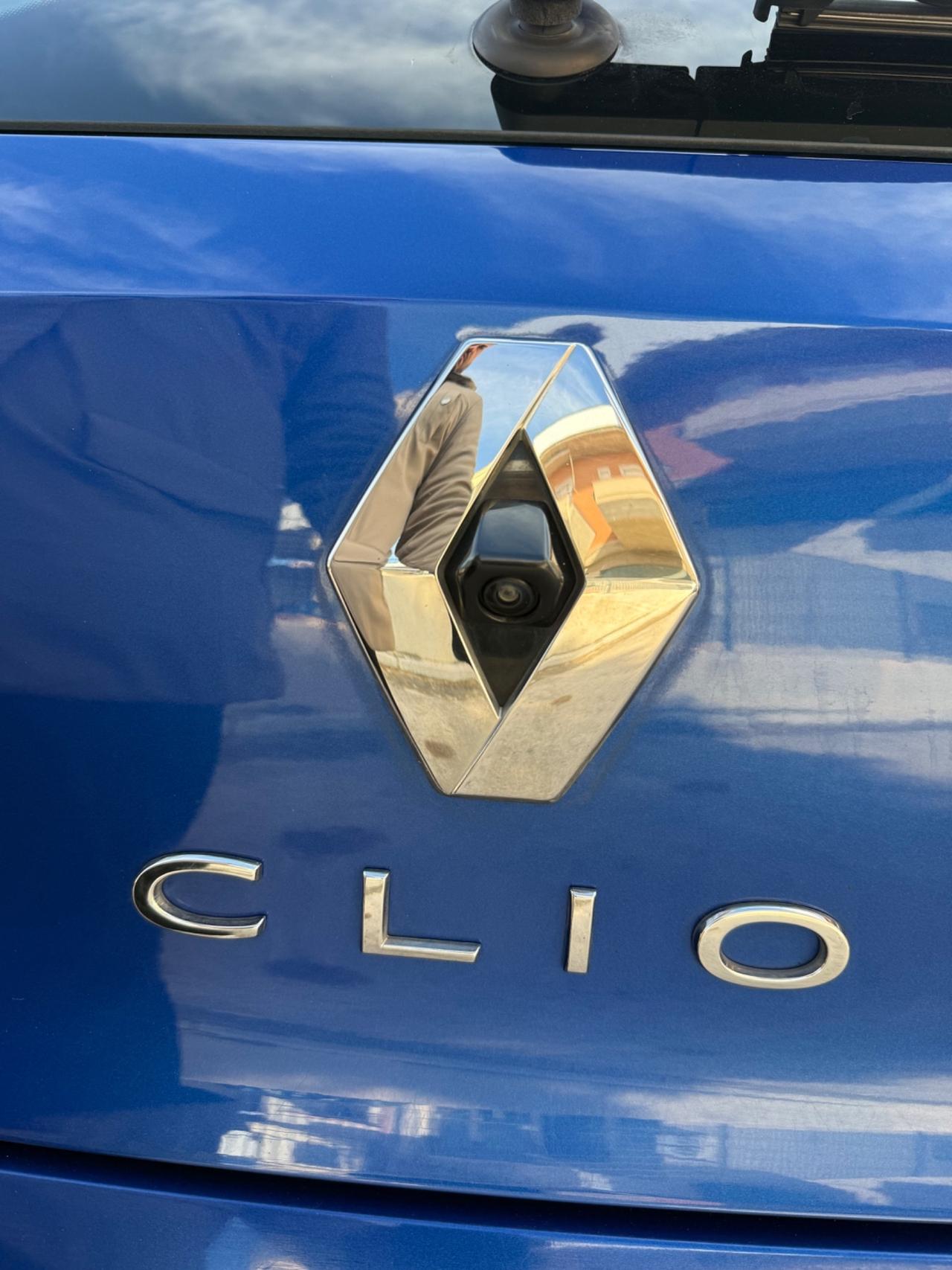 Renault Clio Full Hybrid E-Tech 140 CV 5 porte Initiale Paris