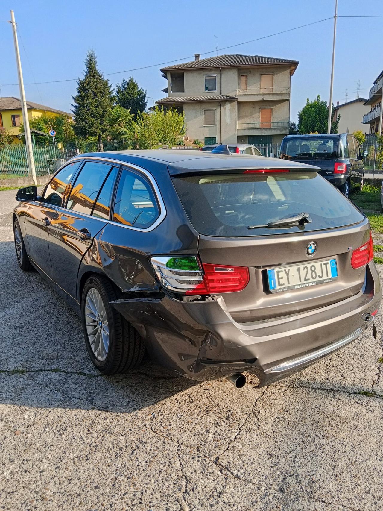 Bmw 318d Touring Luxury Automatica CRASH/ SINISTRATA