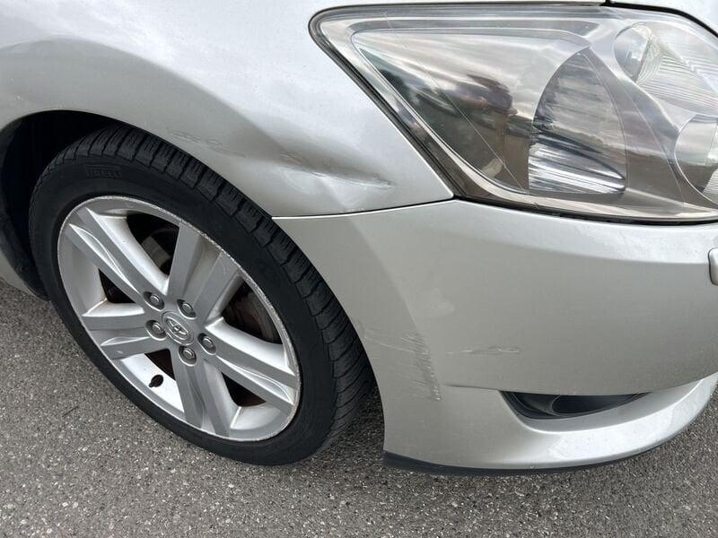 Toyota Auris 2.2 D-Cat 5 porte