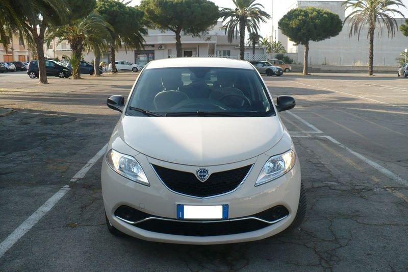 Lancia Ypsilon 1.2 69 CV 5 porte Silver