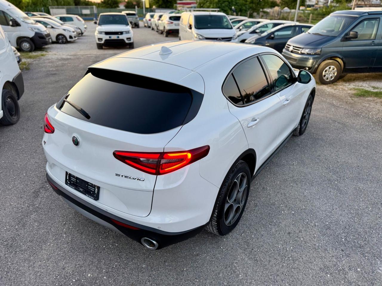 Alfa Romeo Stelvio 2.2 Turbodiesel 210 CV AT8 Q4 Executive