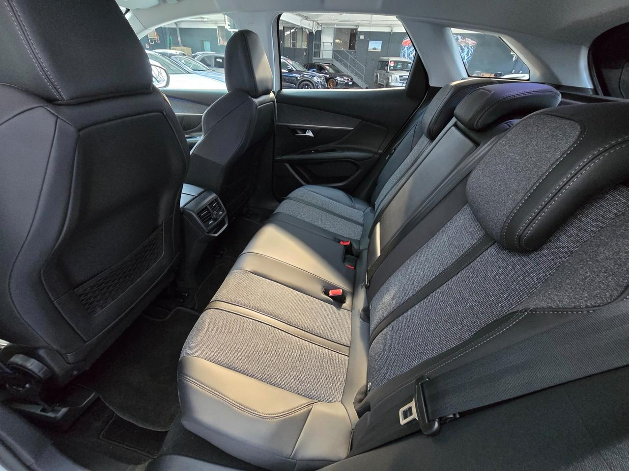 PEUGEOT 3008 ALLURE 130CV EAT8 TURBO BENZINA