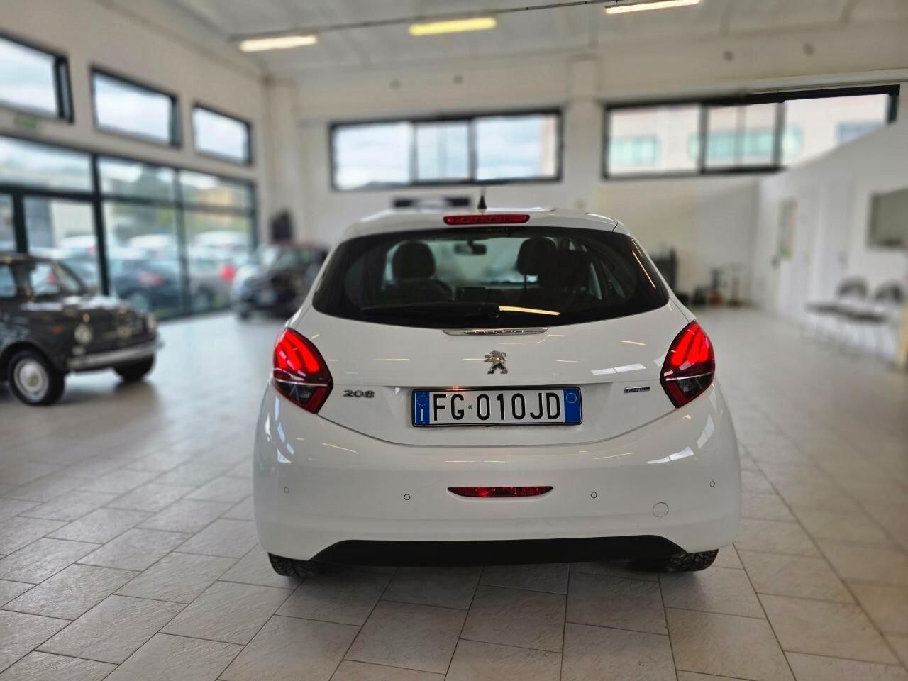 Peugeot 208 PureTech 82 5p. GPL Allure