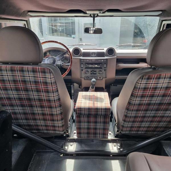 Land Rover Defender RESTORED 90 2.2 PUMA TD4- LIFE&STYLE