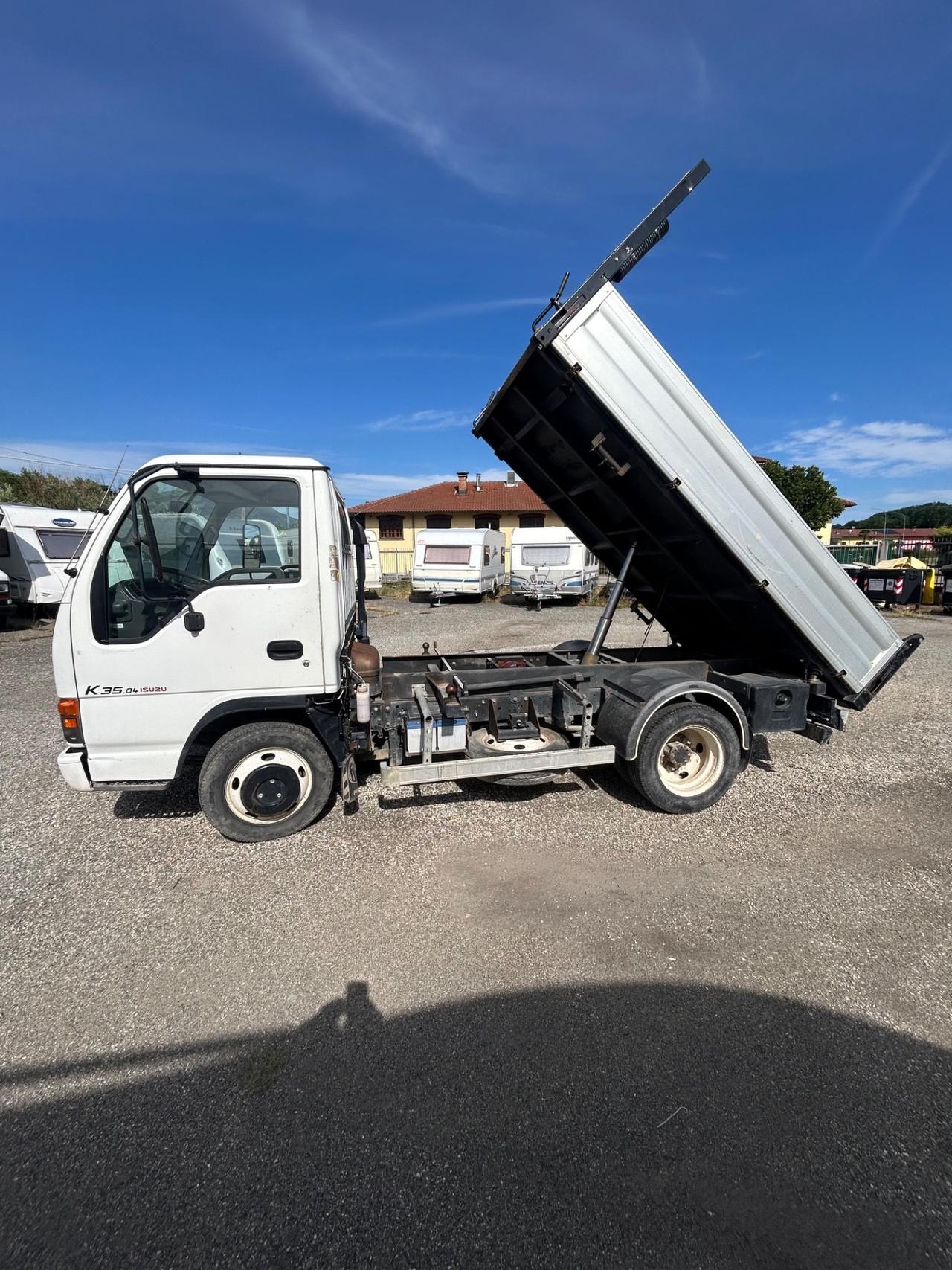 Isuzu ribaltabile del 2005 in saldo 105