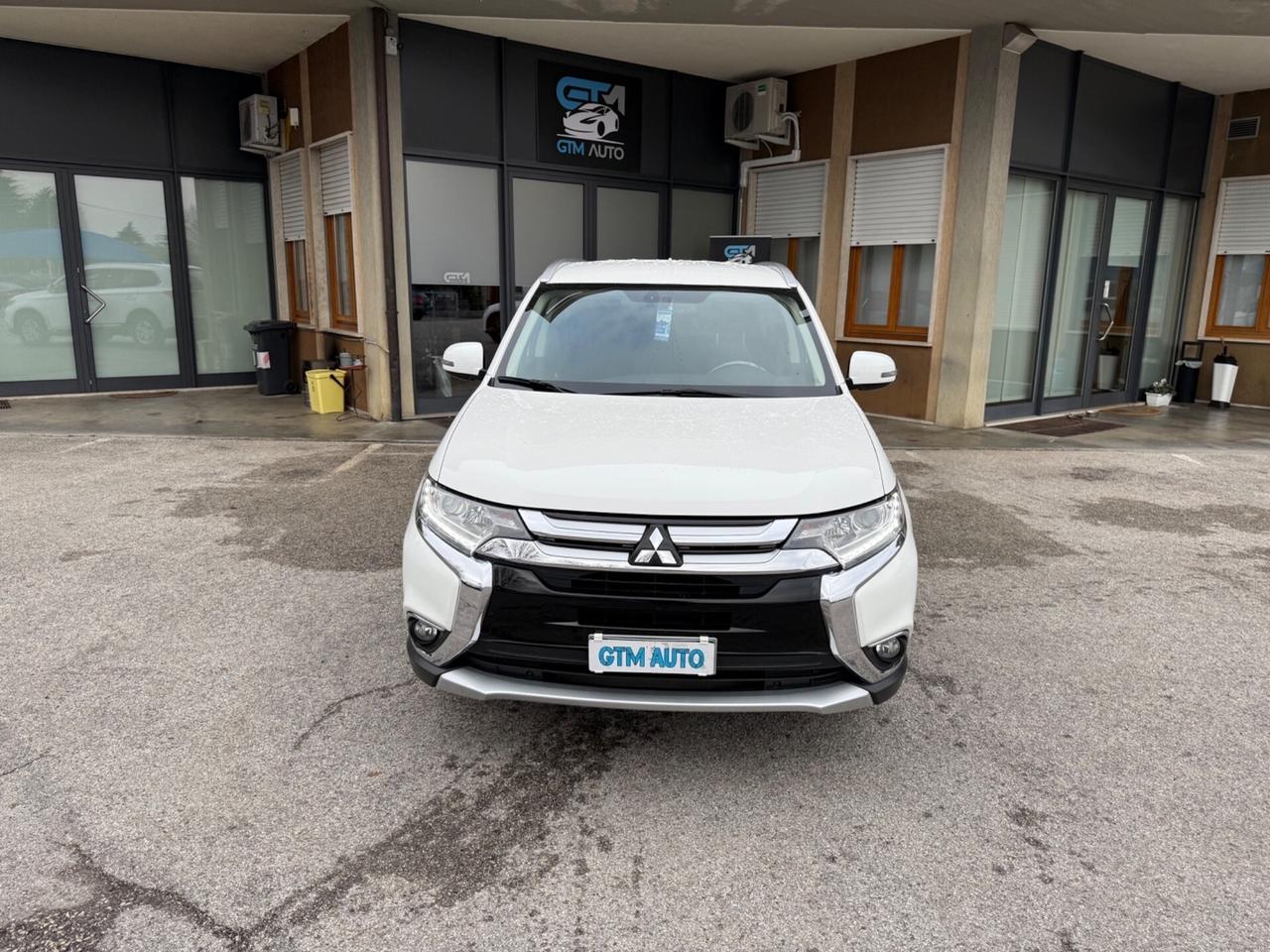 Mitsubishi Outlander 2.0 MIVEC 2WD Intense