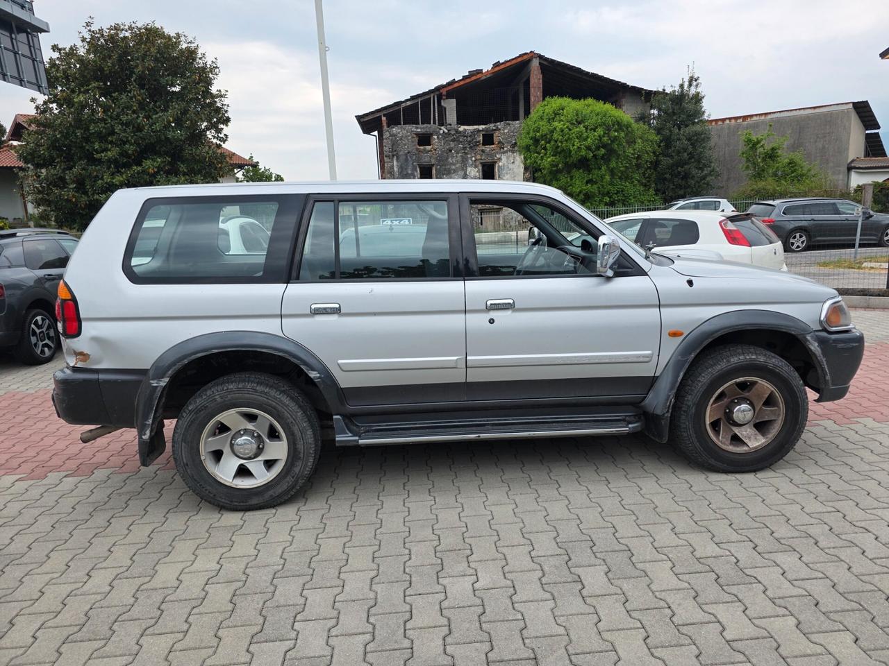 Mitsubishi Pajero Sport 2.5 TDI GLS Target 4x4