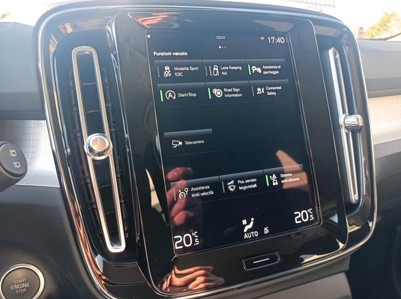 Volvo XC40 T2 Geartronic Momentum Pro