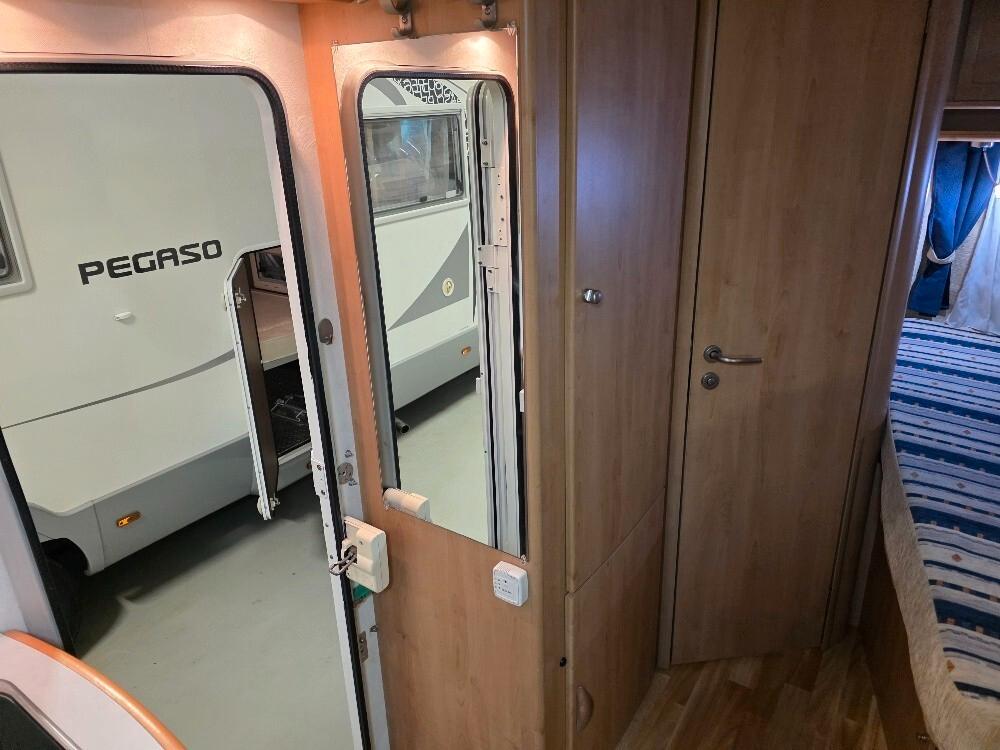 CAMPER MCLOUIS GLEN 262