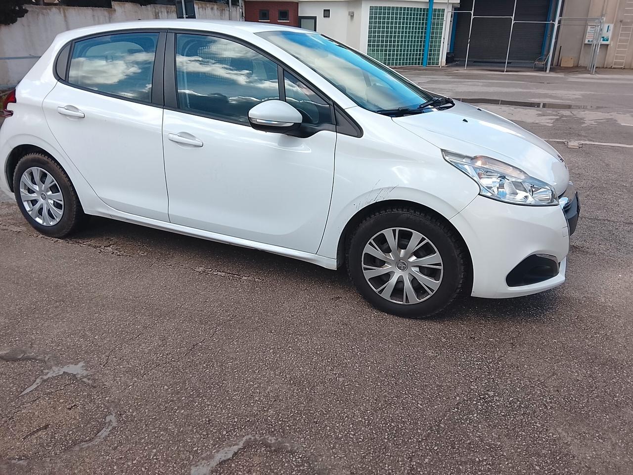 Peugeot 208 Van 1.6 HDi detraibile al 100%