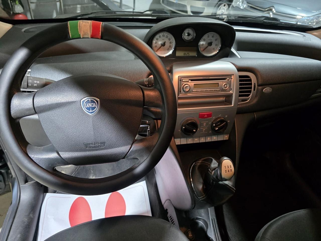 Lancia Ypsilon 1.4 Oro