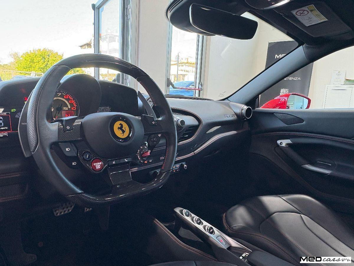 FERRARI - F8 - Tributo