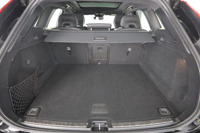 VOLVO XC60 XC60 B4 (d) AWD automatico Ultimate Dark
