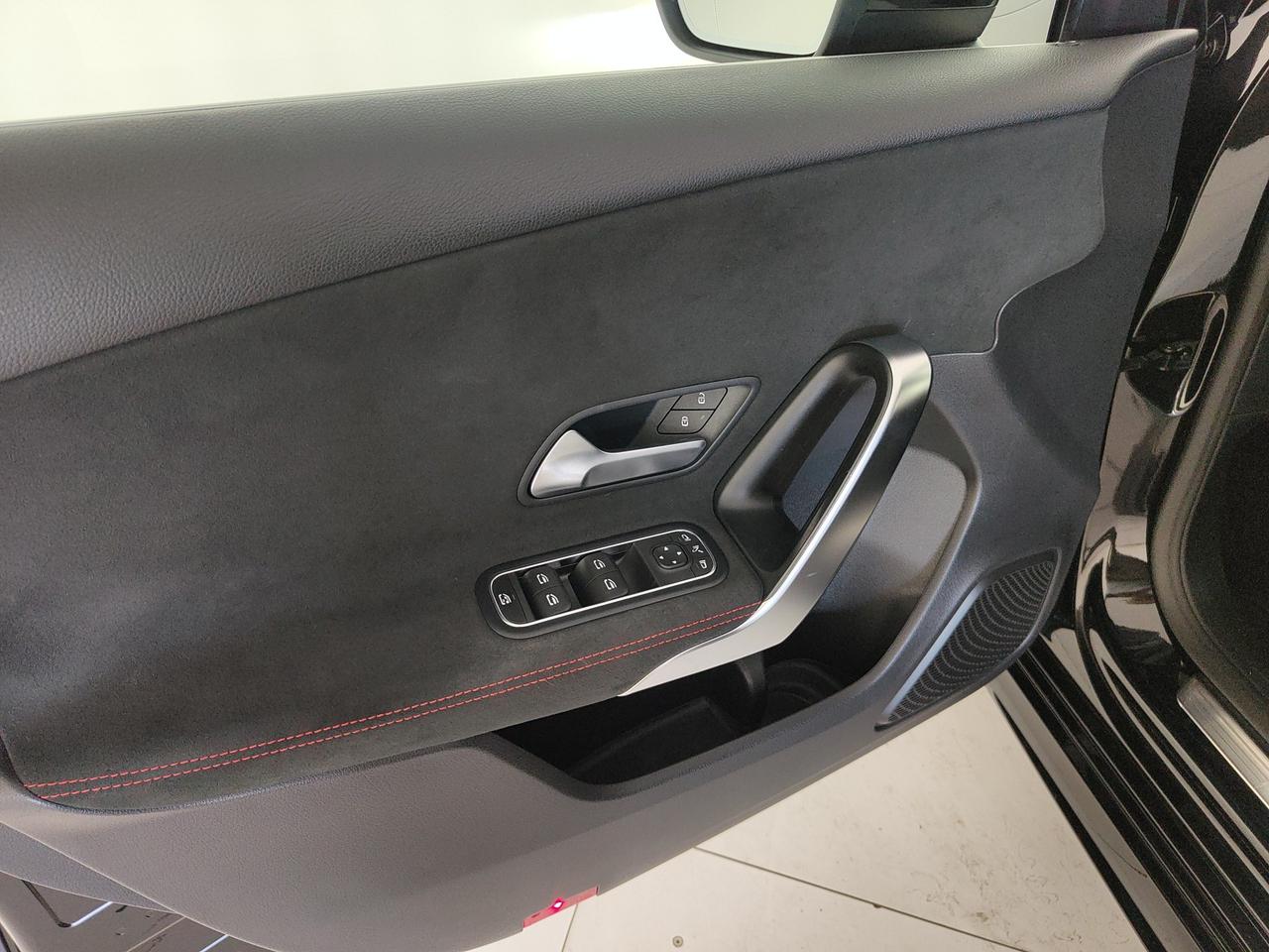 Mercedes-Benz A 180 Premium auto