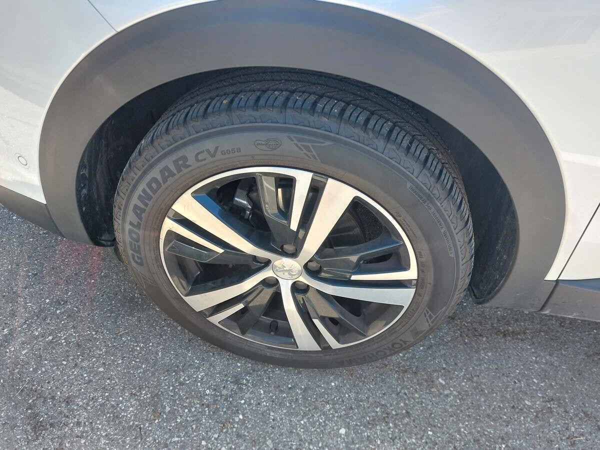 Peugeot 3008 1.5BlueHDi FULL AUTOMATICA NUOVA 2022