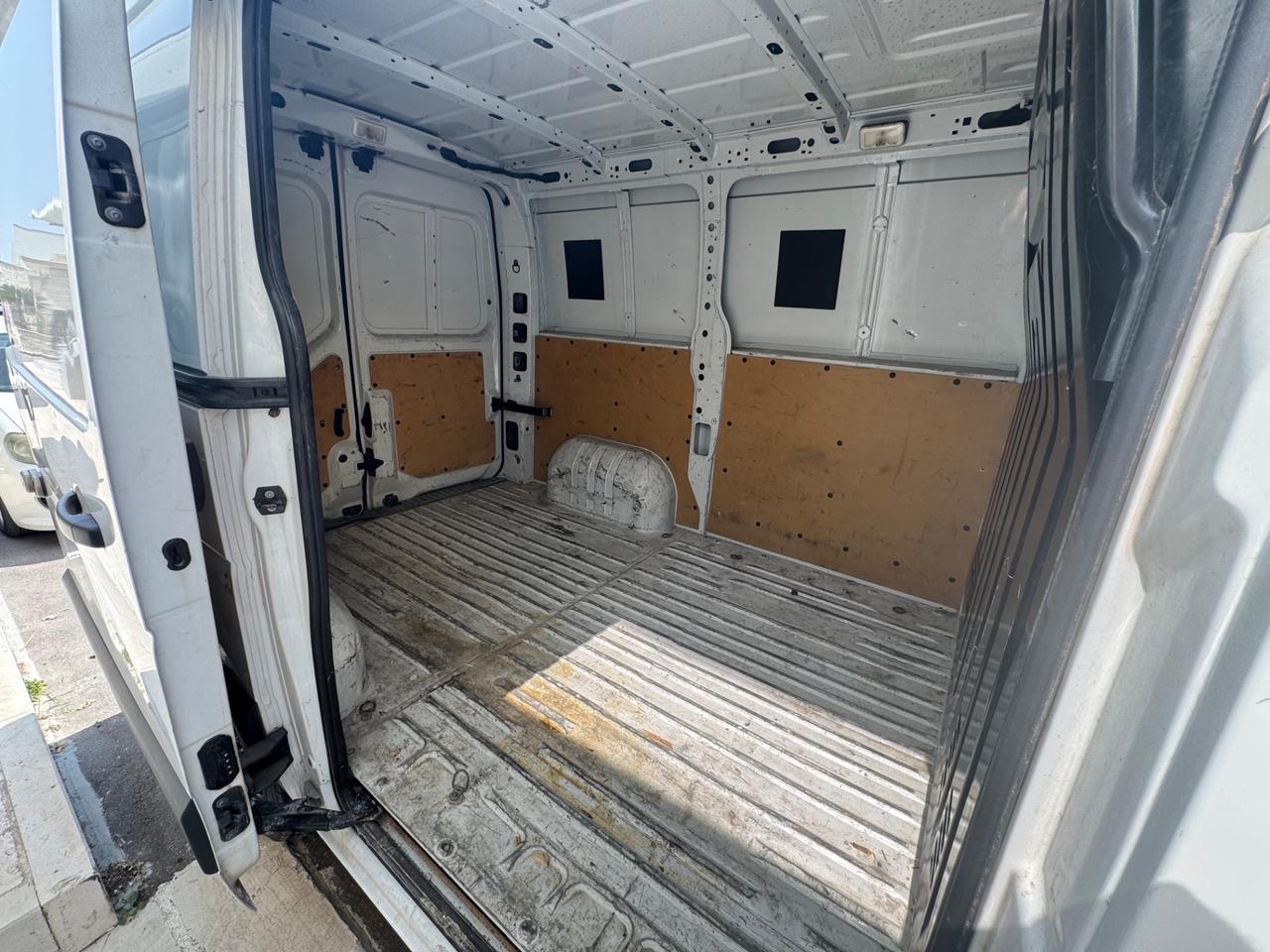 Renault Master T28 2.3 tdi 135 cv ice