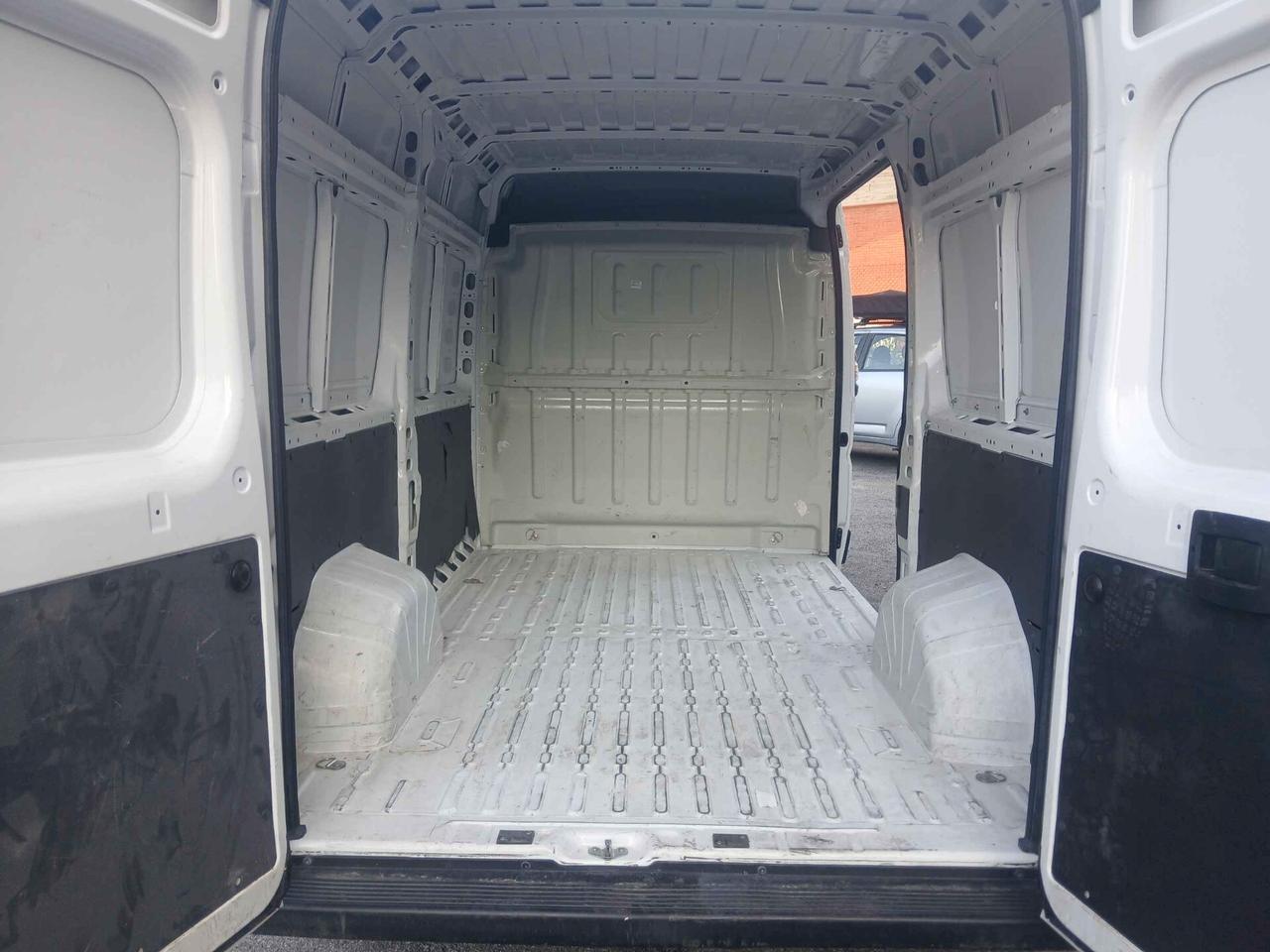 Peugeot Boxer 330 2.2 BlueHDi 140 S&S PC-TN Furgone