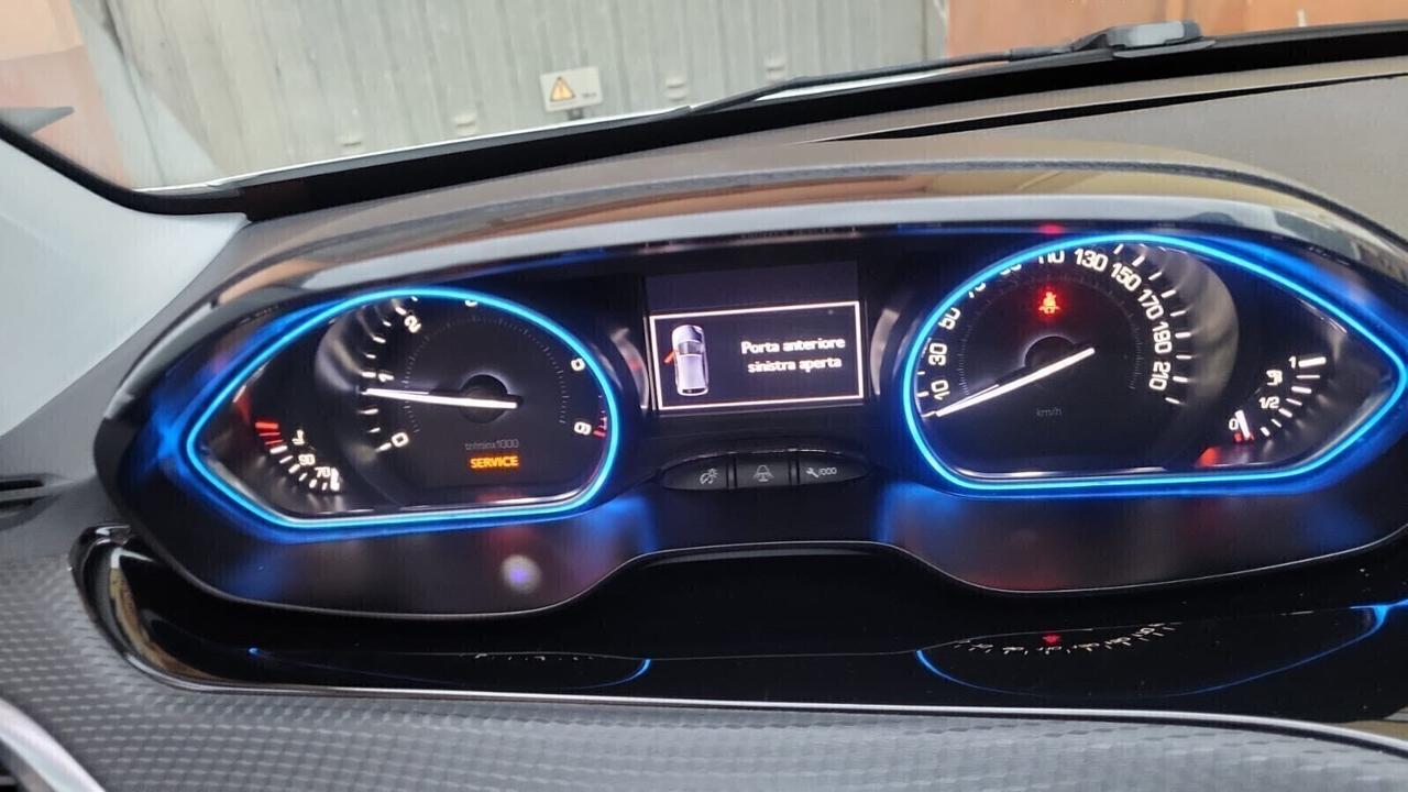 PEUGEOT 2008 1,6 HDI-TETTO PANOR-NAVI-3 REVISIONI