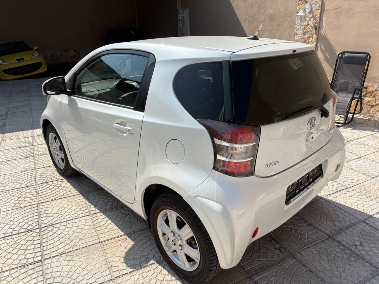 Toyota iQ 1.0