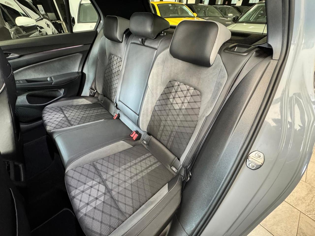 Volkswagen Golf 1.5 TSI EVO ACT R-Line