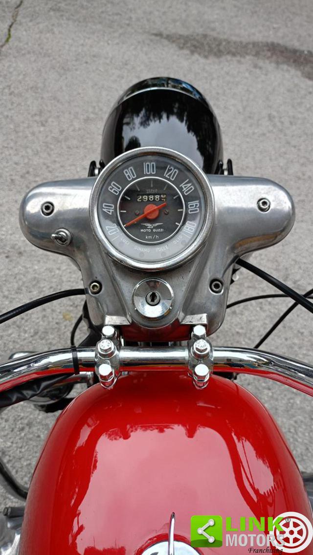 MOTO GUZZI V7 700 prima serie