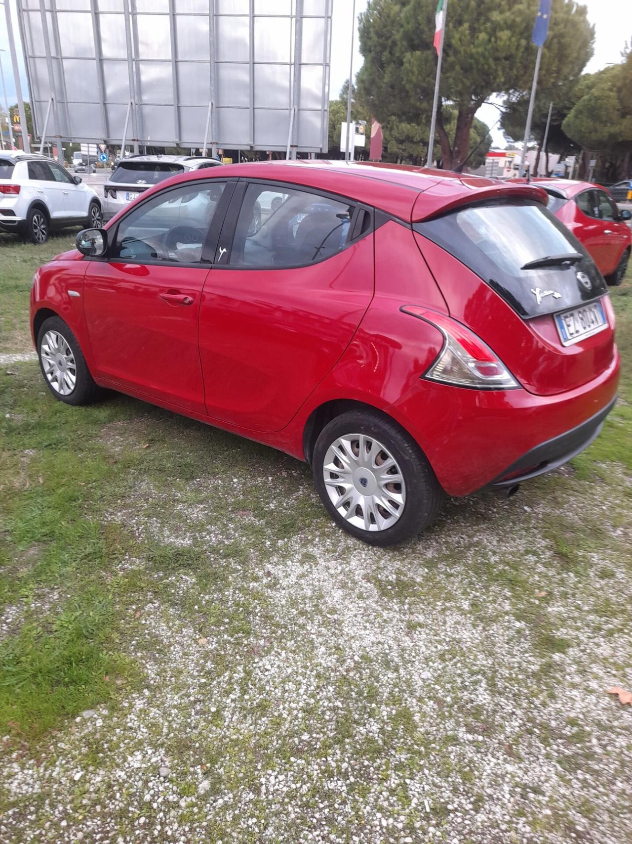 Lancia Ypsilon 1.2 69 CV 5 porte GPL