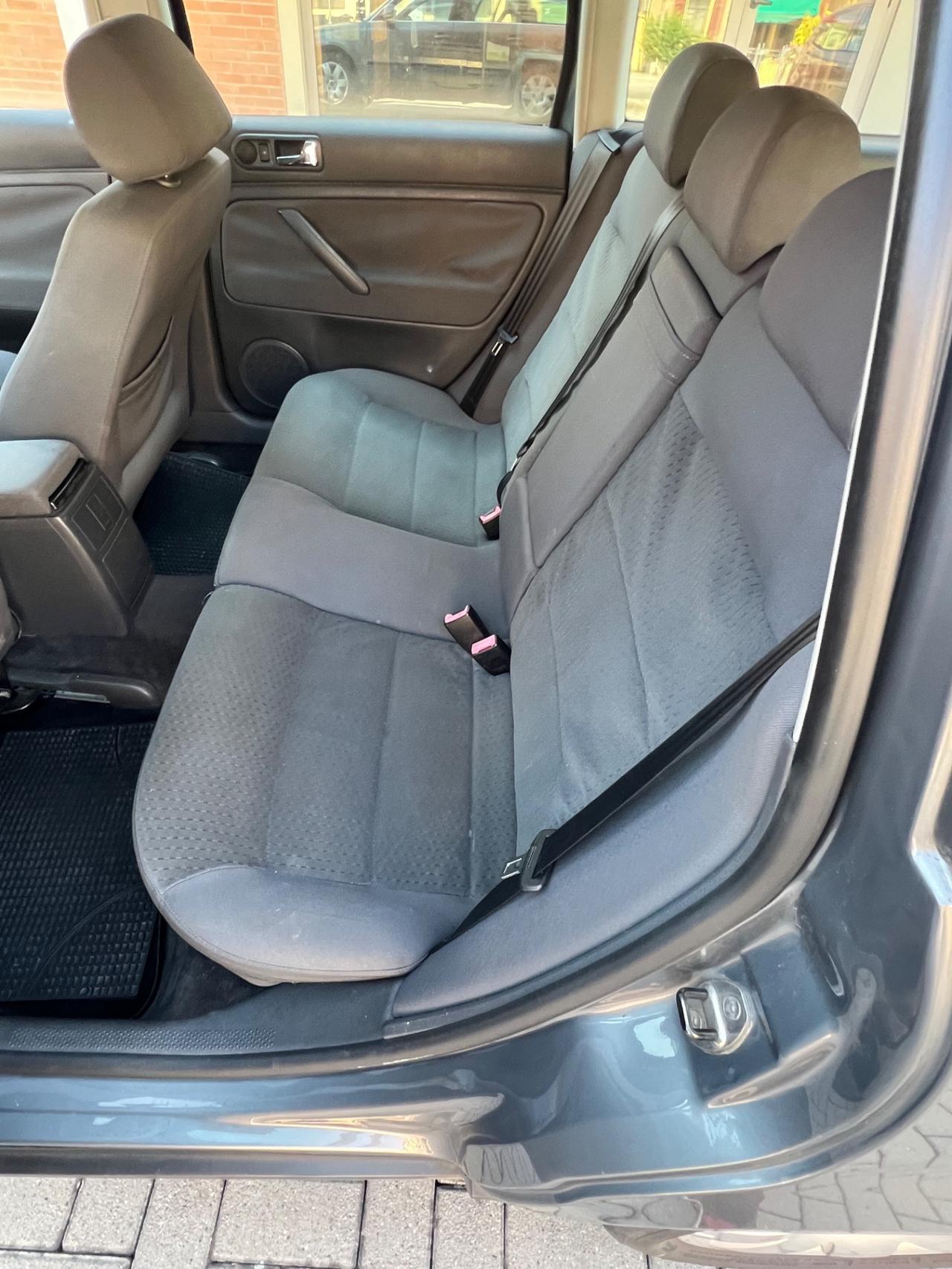 Volkswagen Passat 1.9 TDI/101 CV Var. Business