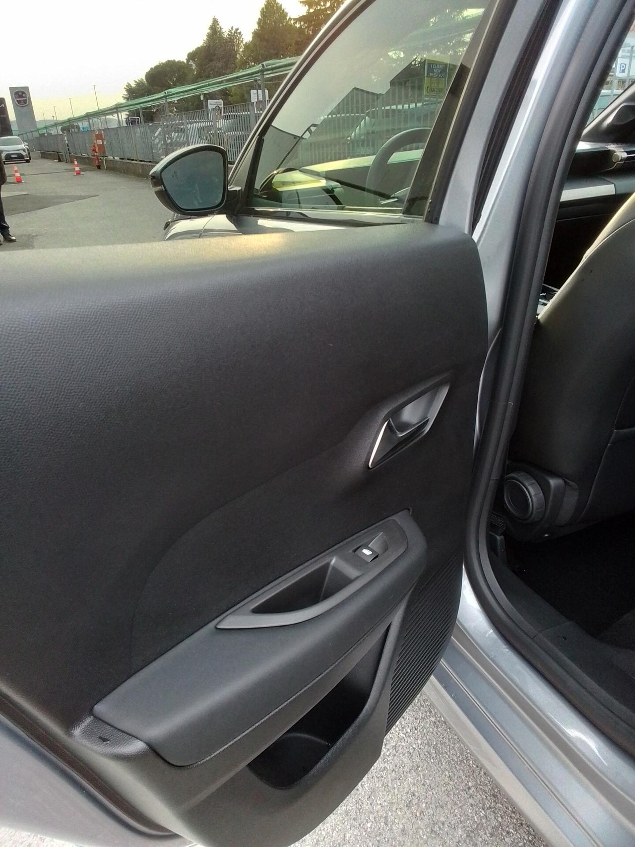 Lancia Ypsilon Hybrid e-DCT LX