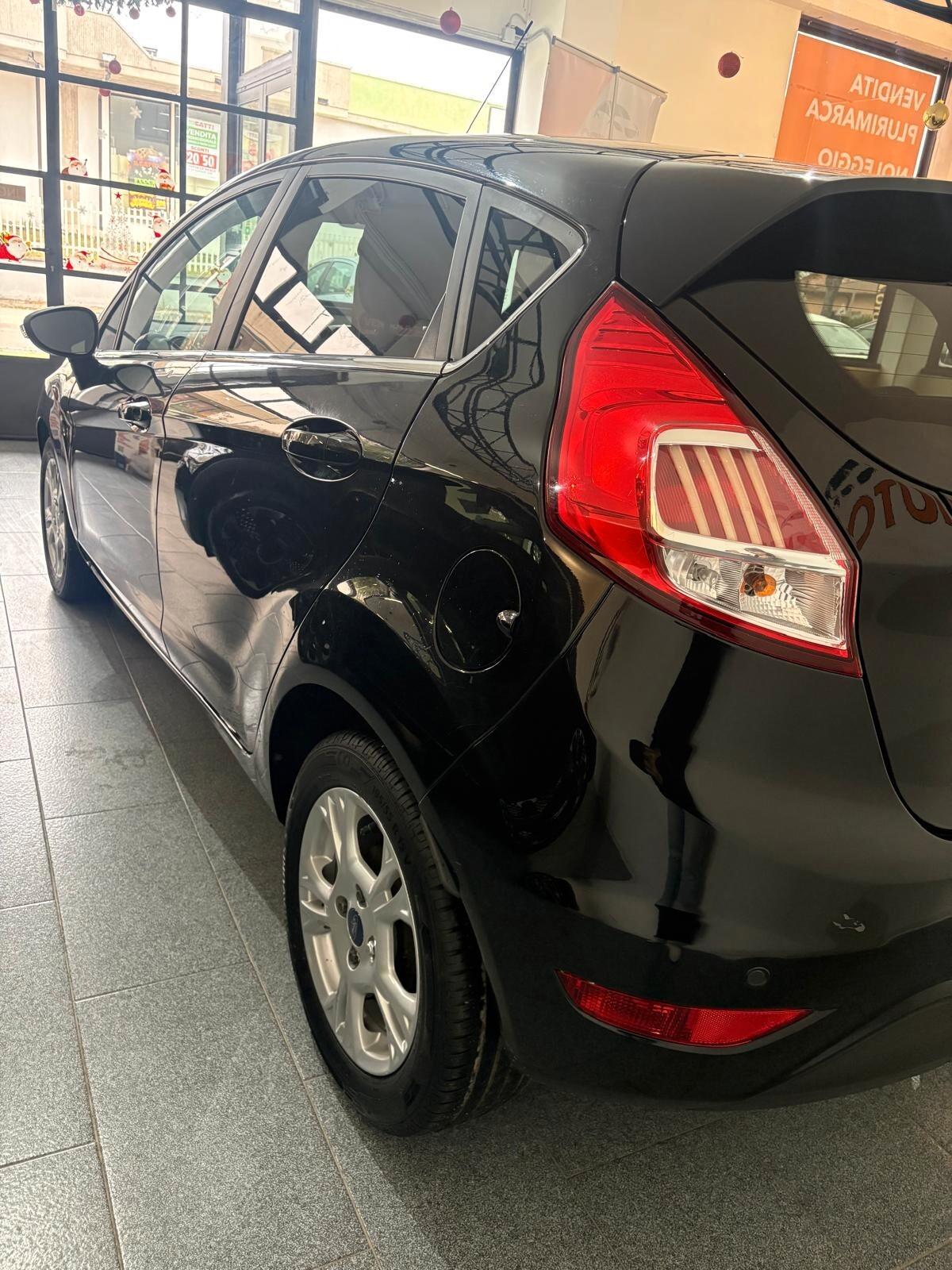 Ford Fiesta 1.4 5 porte Bz.- GPL Black & White Edition