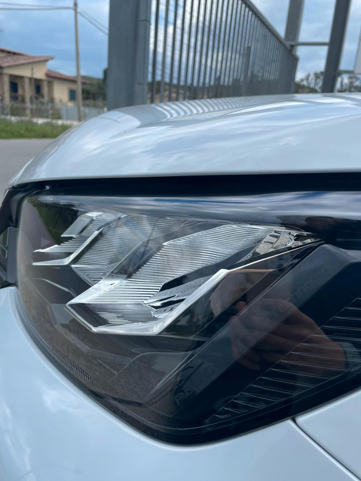 Peugeot 2008 1.2 allure benzina 100cv Nuova di Fabbrica