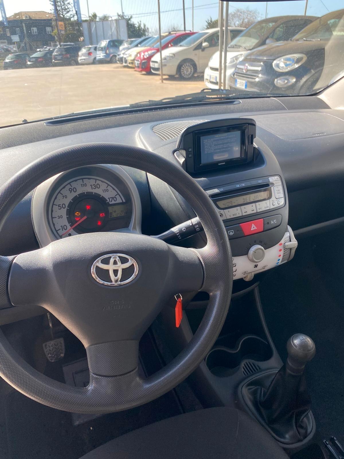 Toyota Aygo 1.0 12V VVT-i 5 porte Cool Soda Connect