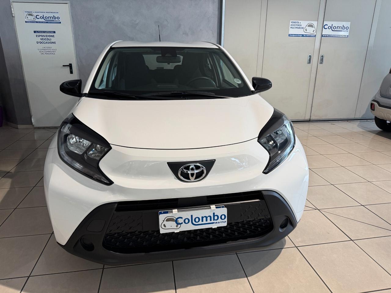 Toyota Aygo X 1.0 Active 72cv App conn Cam 17" (Neopat)