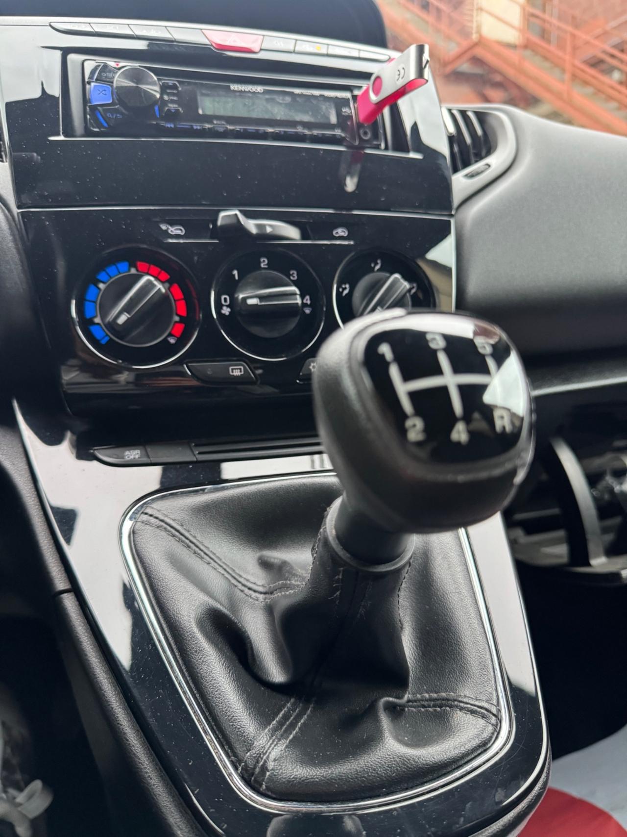 Lancia Ypsilon 1.3 MJT 16V 95 CV 5P. S&S Platinum 2016