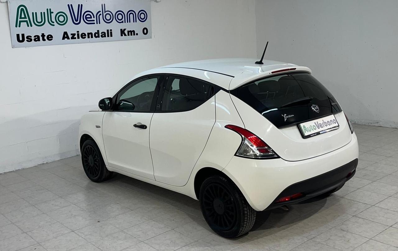 Lancia Ypsilon 1.0 FireFly 5 porte ecochic