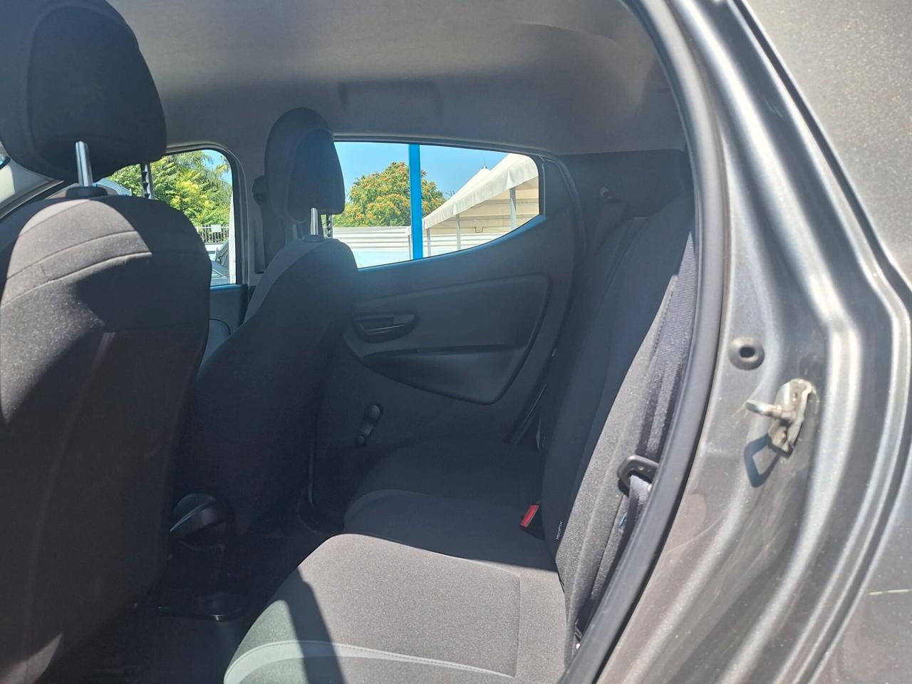 Lancia Ypsilon 1.3 MJT 16V 95 CV 5 porte Silver