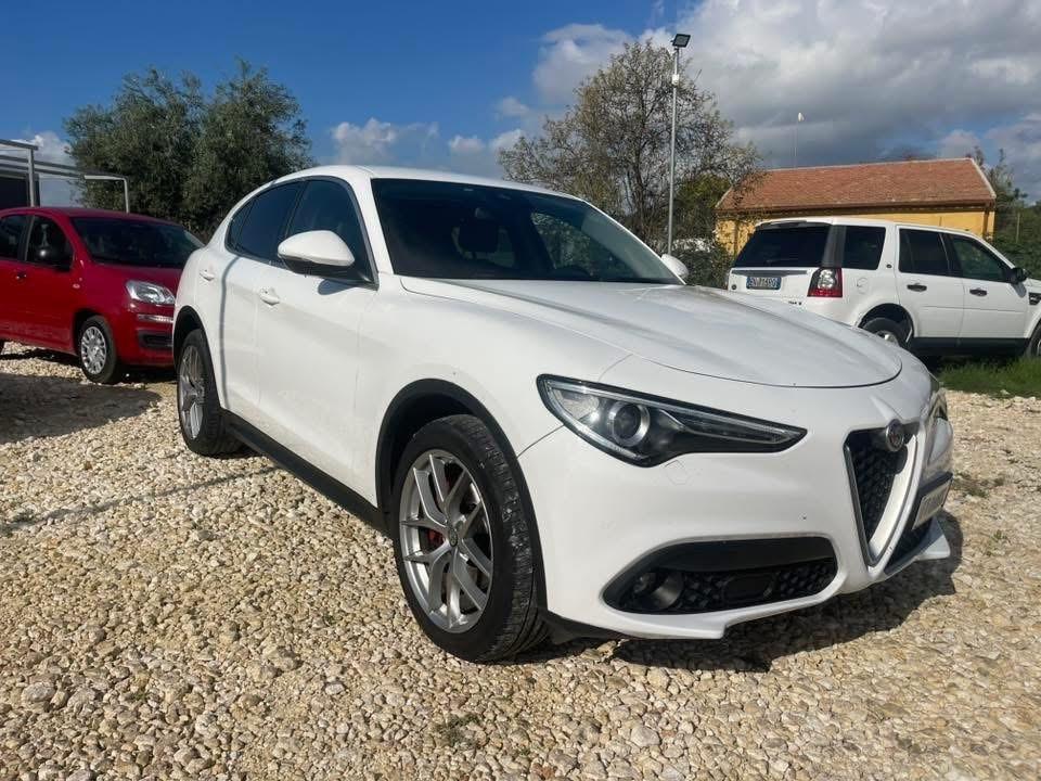 Alfa Romeo Stelvio 2.2 Turbodiesel 210 CV AT8 Q4 Super