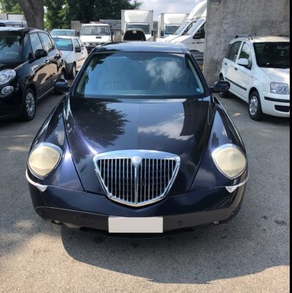 LANCIA Thesis 2.4 JTD 175cv Emblema