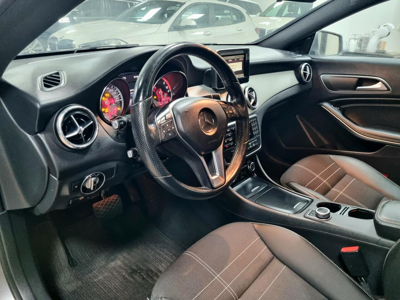 MERCEDES-BENZ CLA200 CDI 136CV EXECUTIVE TETTUCCIO