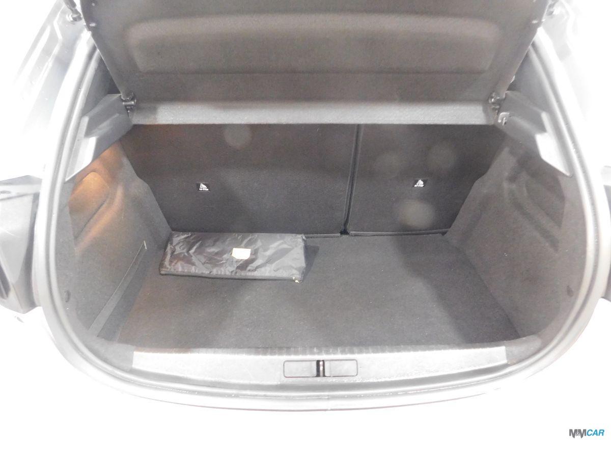 PEUGEOT - 208 - BlueHDi 100 S&S 5p. Allure Navi Pack