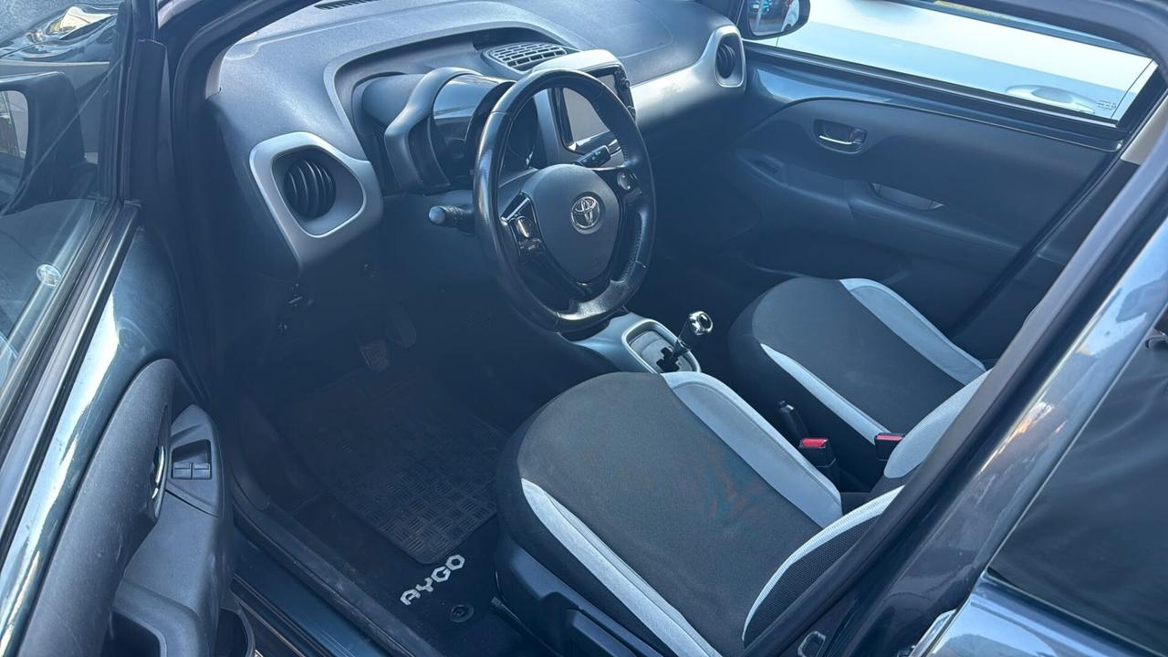 Toyota Aygo 1.0 VVT-i 69 CV 5 porte x-play TSS
