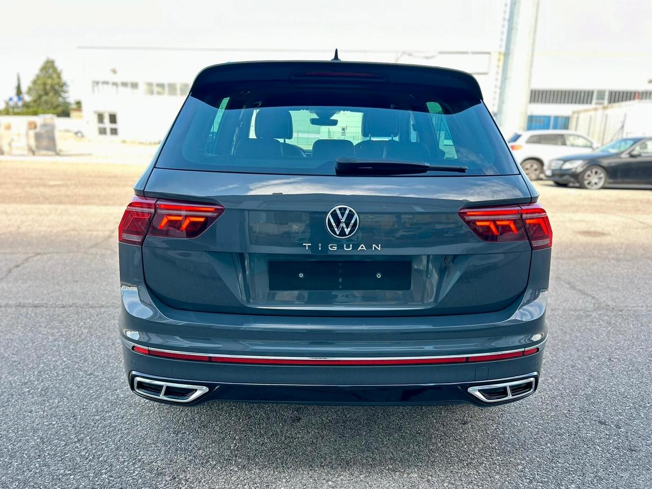 Volkswagen Tiguan 2.0 TDI 150 CV DSG R-Line IVA ESPOSTA