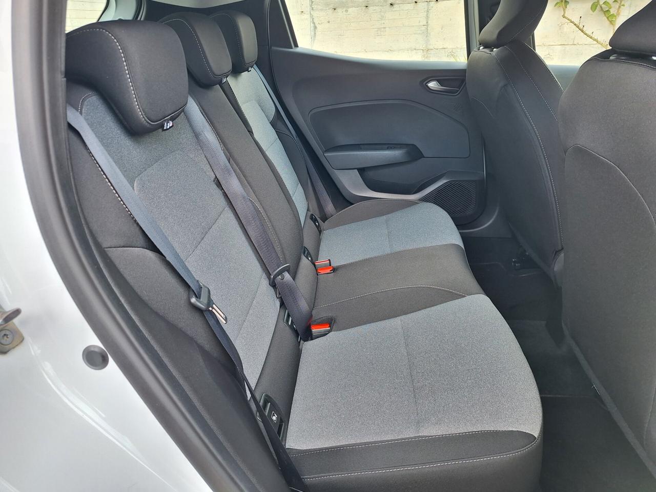 Renault Clio 1.0 TCe 90cv Evolution NAV - 2025