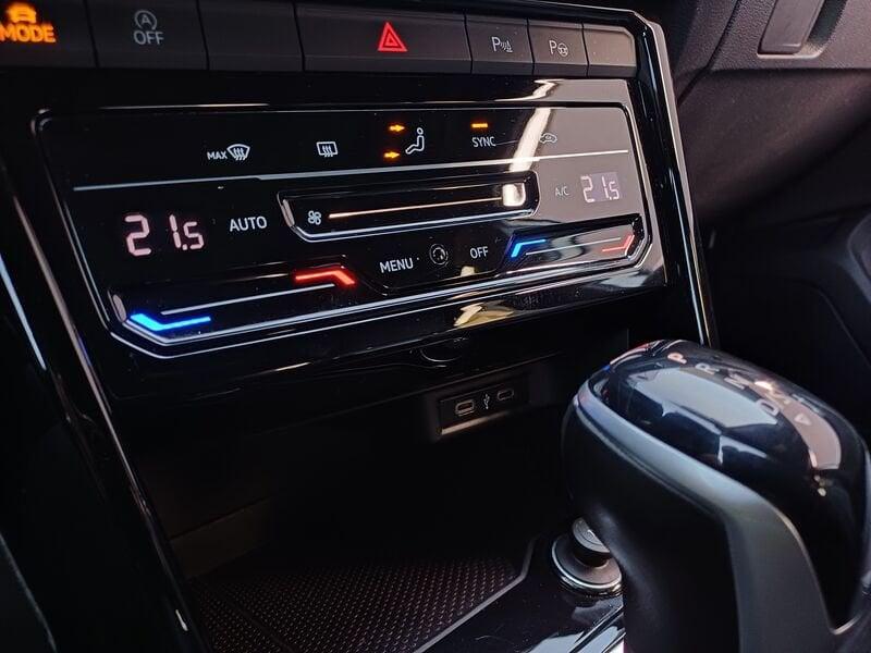 Volkswagen T-Roc T-Roc 1.5 tsi R-Line dsg - GARANZIA - IVA ESPOSTA