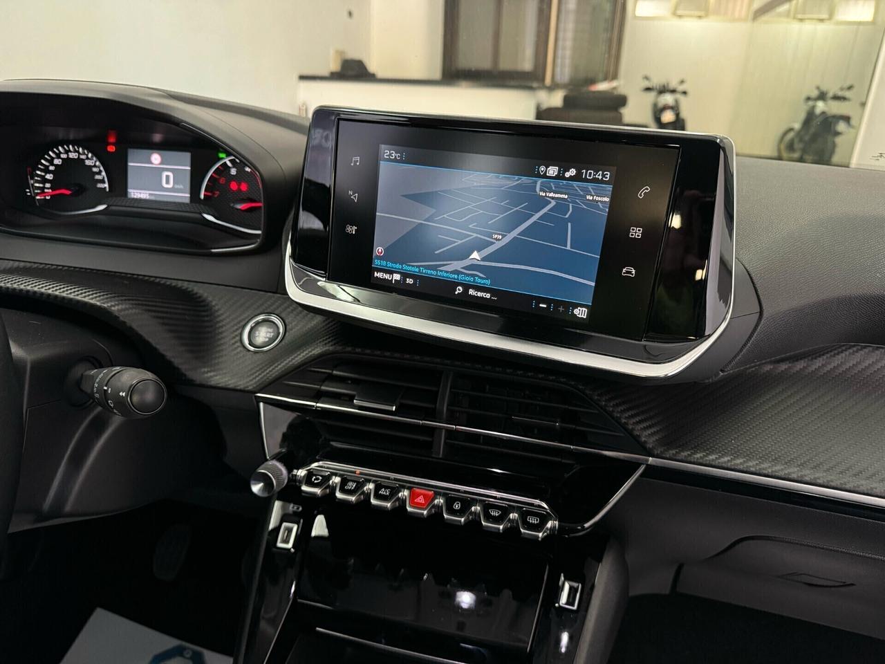 Peugeot 2008 BlueHDi 100 S&S Allure Navi Pack