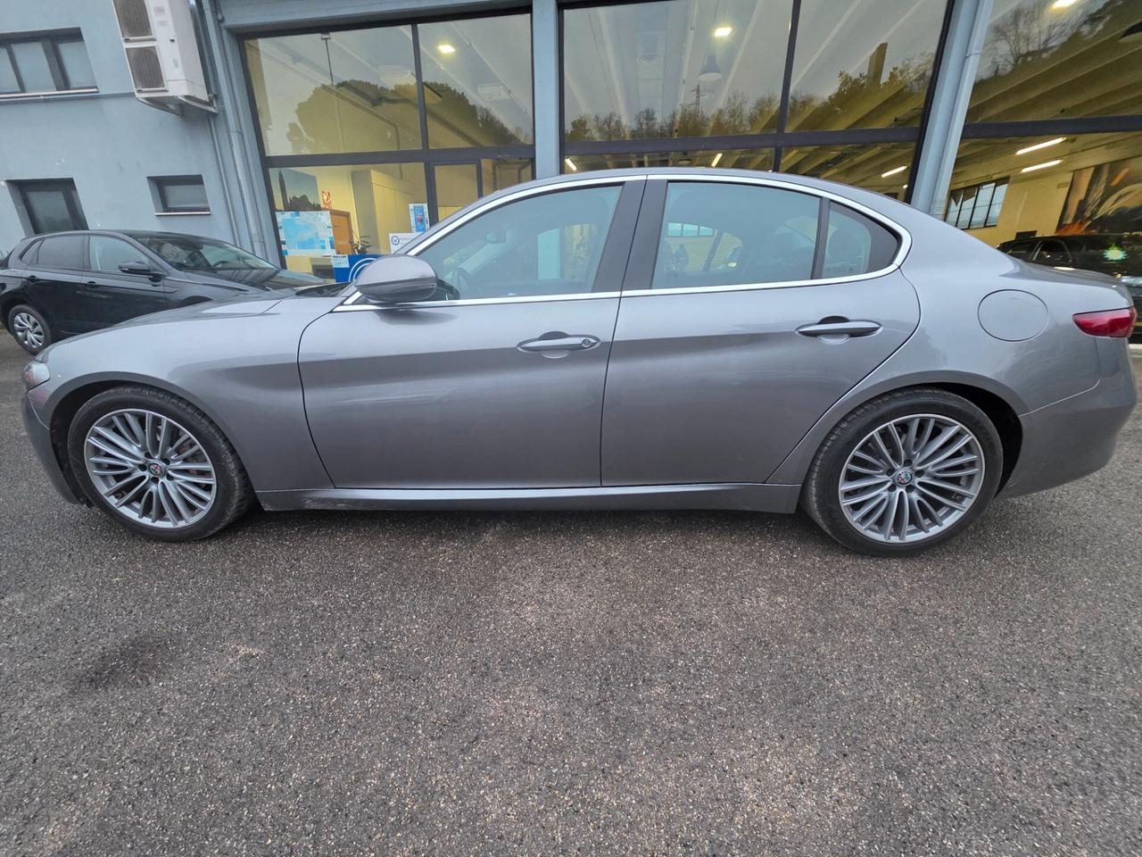 Alfa Romeo Giulia 2.2 Turbodiesel 180 CV Business Sport