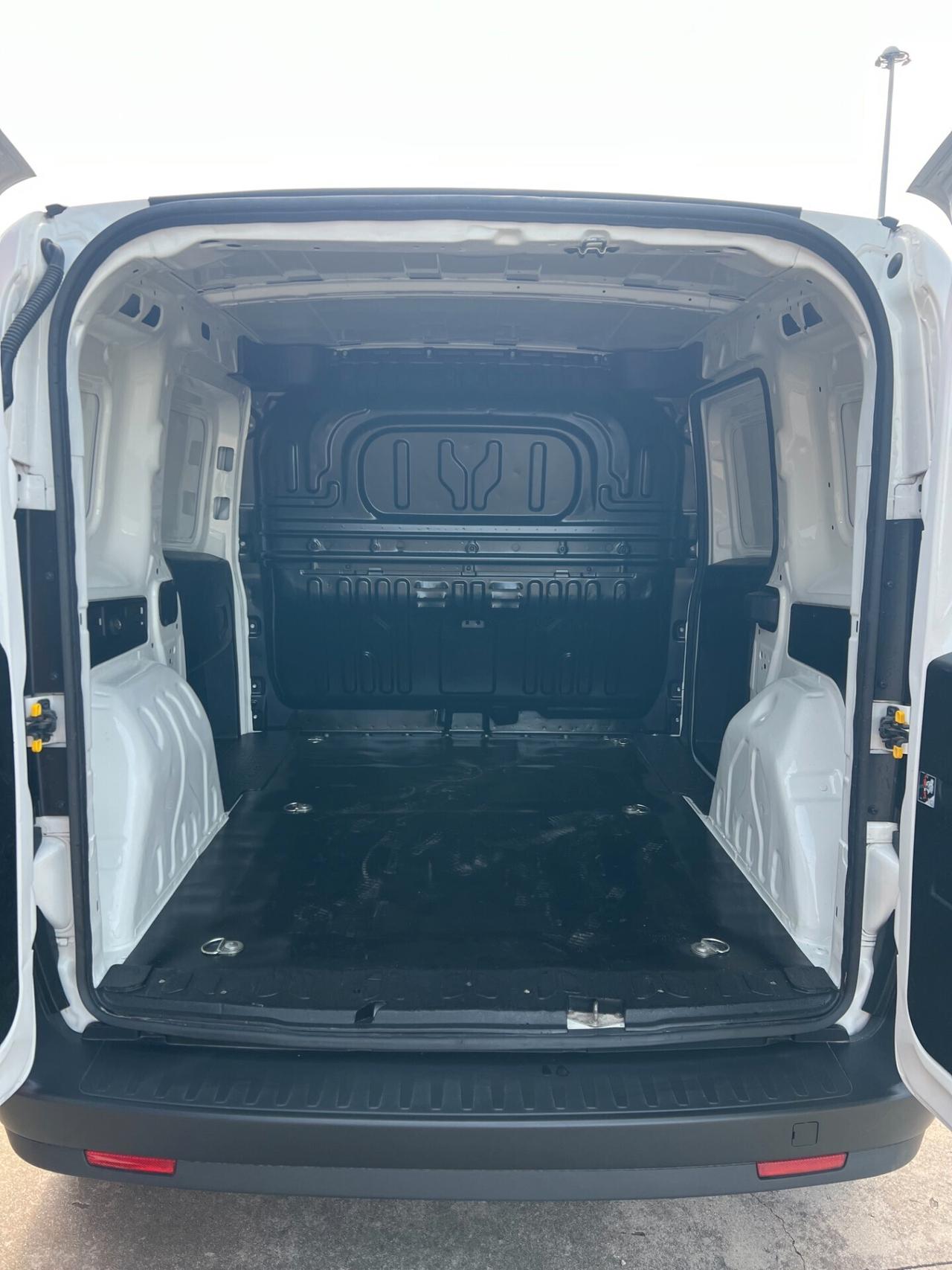 Fiat Doblò 1.6 mjt 105cv LOUNGE 3 POSTI E6D