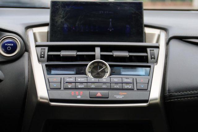 LEXUS NX 300 Hybrid