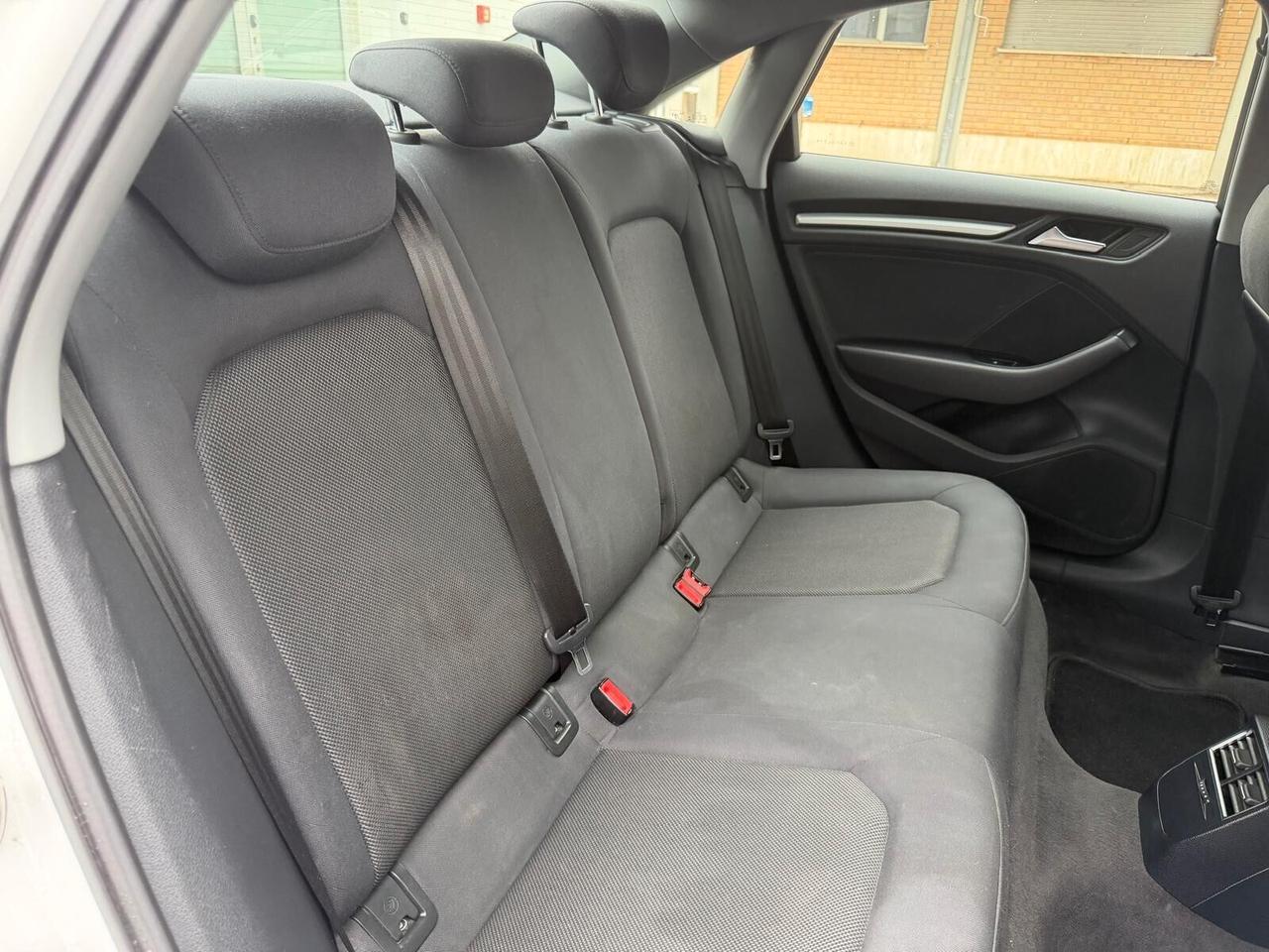 Audi A3 Sedan 30 TDI Admired