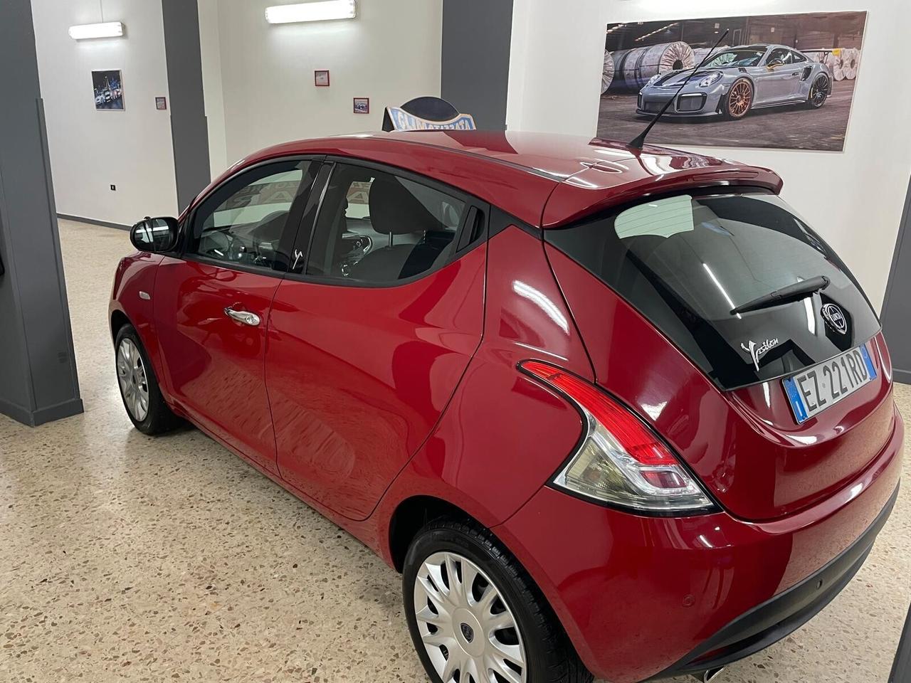 Lancia Ypsilon 1.2 69 CV 5 porte Gold