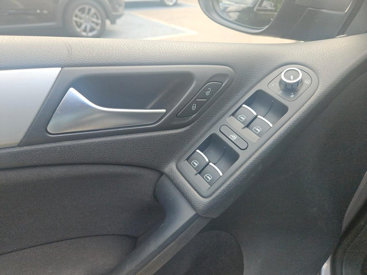 Volkswagen Golf 1.6 TDI DPF DSG 5p. Highline